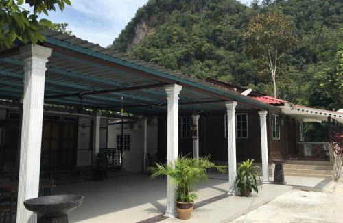 Air Hangat House | Sri Kilim Resthouse and Homestay Langkawi