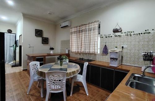 Kampung Permatang Timbun House | Sri MaLati Islamic Homestay and Event Space