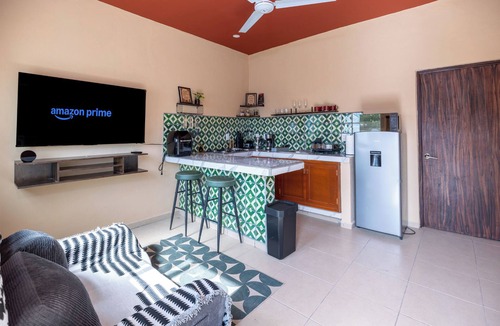 Lo de Marcos Apartment | Starlink Wi-Fi, Steps to Beach and Downtown, Laundry Service, PetsOK