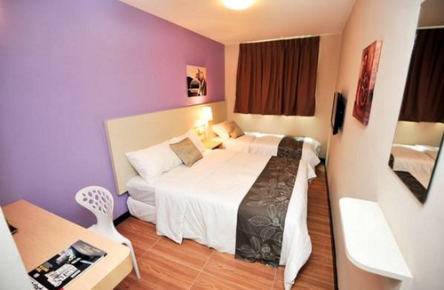 Taman Pengkalan Jaya Hotel | Station Eight Inn