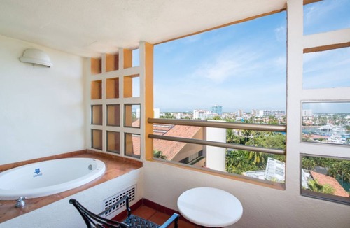 Marina Vallarta Hotel | Stay, Relax & Explore – Studio Near Puerto Vallarta’s Best Spots