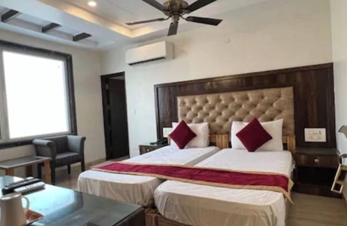 Paharganj Hotel | Staybook Atlanta@New Delhi Railway Stationn