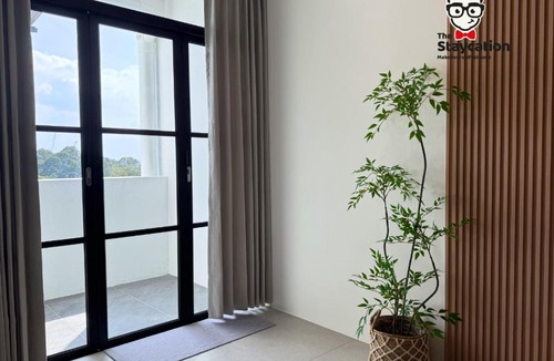 Kota Samarahan Apartment | Staycation Homestay 90 D'Millenia near Unimas