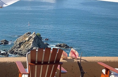Zihuatanejo Villa | Steps from the beach, far from routine. An experience beyond the ordinary