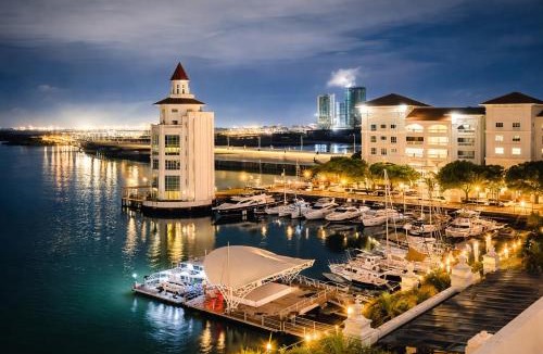 Seri Tanjung Pinang Apartment | Straits Quay Seafront Suite l Panoramic Seaview