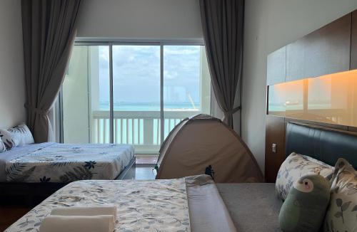 Seri Tanjung Pinang Apartment | Straits Quay Seafront Suite l Panoramic Seaview