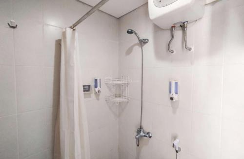 Hegarmanah Apartment | Strategic and Comfy Studio at Skyland City Jatinangor Apartment By Travelio