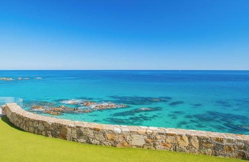 San Jose del Cabo Villa | Striking Modern Villa Above a Rare Swimmable Cove — Chef & Butler Included