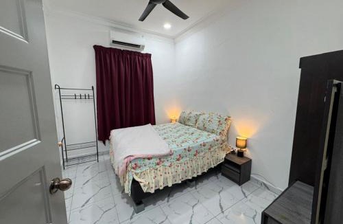 Kampung Penarik House | Student Homestay
