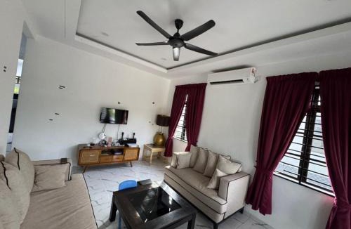 Kampung Penarik House | Student Homestay