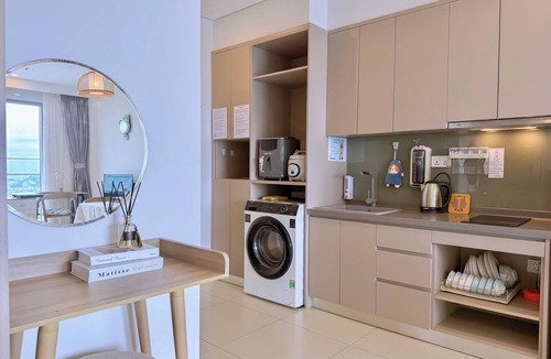 Thang Tam Apartment | Studio Apartment with Pool Sea view Balcony