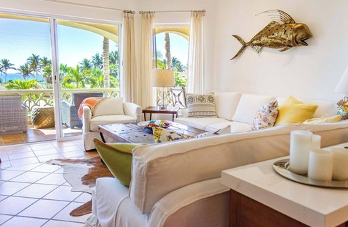 Zona Hotelera Condo | Stunning 3-bedroom, 3 bathroom ocean view condo in delightful San José del Cabo