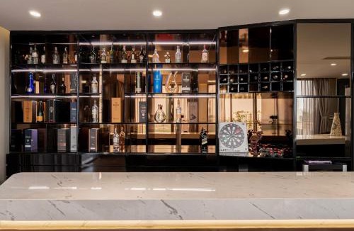 Bach Dang Riverside Apartment | Stunning 4-Bed 300m Penthouse in the City Centre
