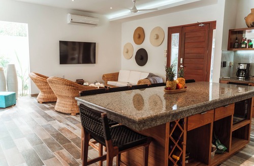 La Veleta Villa | Stunning new villa heated pool, 4 bedrooms, walk to Calle 7, outdoor dining