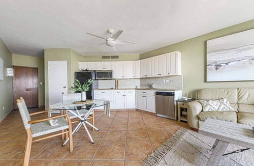 San Jose del Cabo Condo | Stunning Oceanfront Condo with Pool in Mira Vista