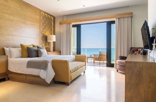 La Paz Condo | Stunning Ocean View Condo | Beach Club & Golf Cart