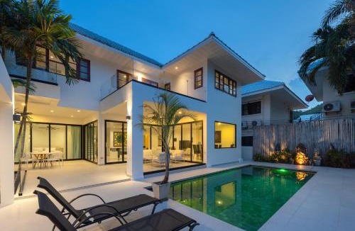 Hua Hin Villa | Stunning villa with pool and tropical garden