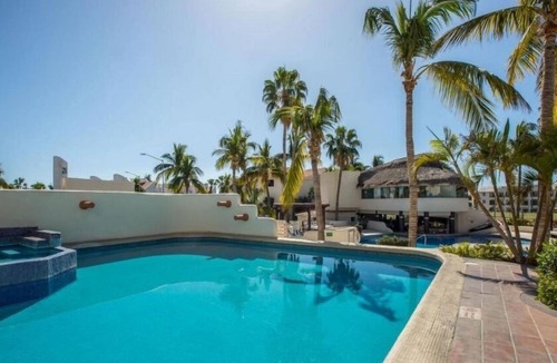 Campo de Golf Fonatur Hotel | Stylish 1BR Junior Suite Near Las Palmas Park