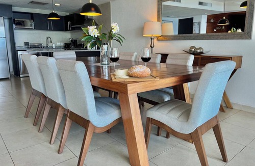 South Hotel Zone Condo | ✪Stylish Beachfront Condo ✪Trendy location ✪Private jacuzzi @balcony