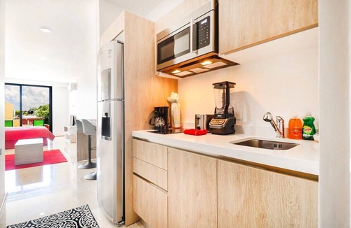 12th Street Apartment | Stylish Studio with Top Amenities: Pets Welcome!