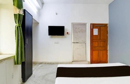 Kolkata House | Sudarshan Villa Guest House - Near Ruby General hospital