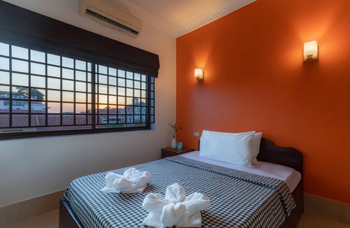 Downtown Siem Reap Hotel | Suitable for group of 12pax, 6 rooms on same floor-walking distance to pubstreet