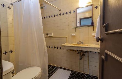 Chapalita Apartment | Suite para 4 con Recámara Privada y Cocina, Chapalita 5