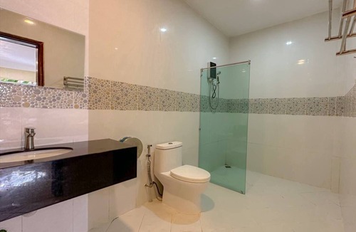 Krong Kaeb Hotel | Summer Resort