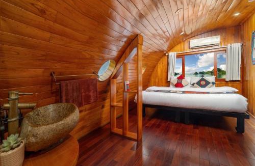 Cat Ba Boat Rental | Sunlight Boutique Cruise - Cat Ba island