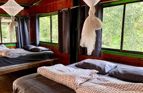 Mae Wang Cabin | Sunny Jungle Waterfall Retreat