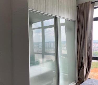 Cyberjaya Apartment | Sunset Lakeview, Junior Suite, Netflix, Pool, Gym, Wifi