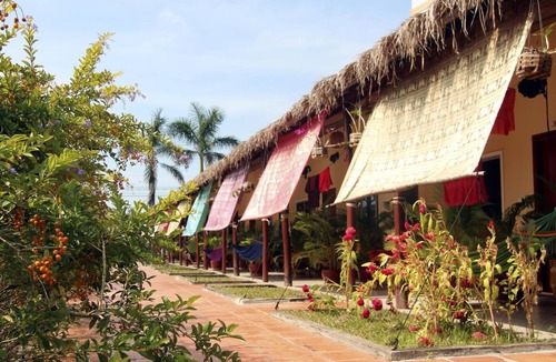 Mittakpheap House | Sunset Lounge