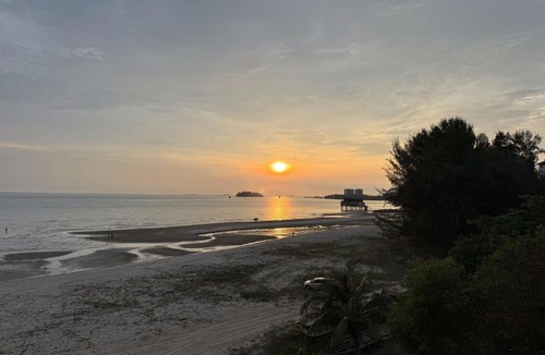 Taman Haji Zainal Apartment | Sunset Seaview Beach Escape