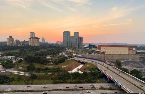 Gua Apartment | Sunset View Stay at Conezion IOI