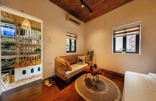 Hang Trong House | SunStay-Discovery apartment, in the Old Quarter