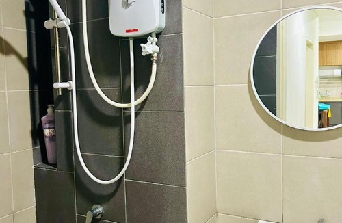 Bangi Sentral Apartment | Sunway Gandaria 3BR with Aircond, Wi-Fi, Netflix, Washer, Kitchen