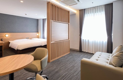 Dich Vong Hau Hotel | SUPER HOTEL HANOI