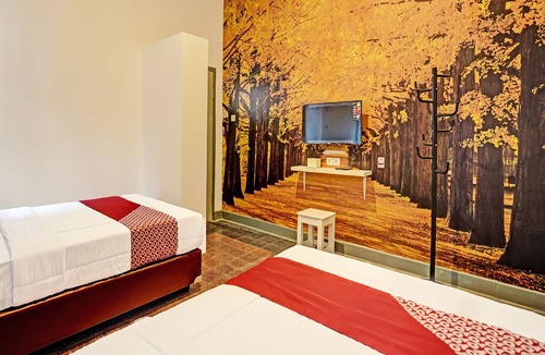 Blitar Hotel | Super OYO 91618 Hotel Nawangwulan