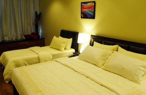 Downtown George Town House | Superior Family With Shared Bathroom