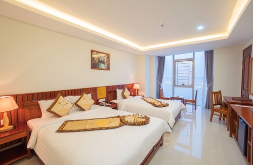 Dong Hoi Hotel | Superior Triple Room in 4 star Hotel