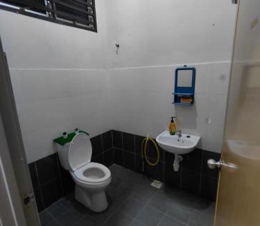 Kampung Gudang Rasau House | Suri Homestay