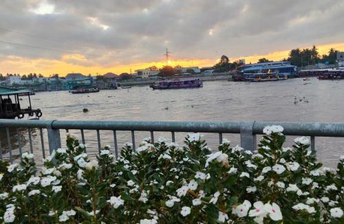 Ninh Kieu House | Suri House-Walk to Floating Market-Cozy