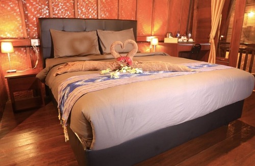 Lindung Jaya House | Swarga Lodge and Homestay