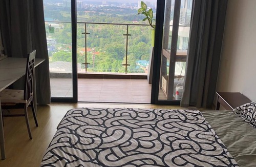 Central District Condo | Sweet Home Stay (29F, 3 bedroom, 3 bath room, Golf course view)