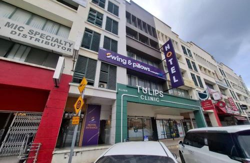 Damansara Perdana Hotel | Swing and Pillows - Damansara Perdana