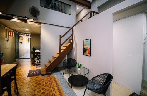 Chinatown Hotel | Swing & Pillows - 87 Chulia St, Georgetown Penang