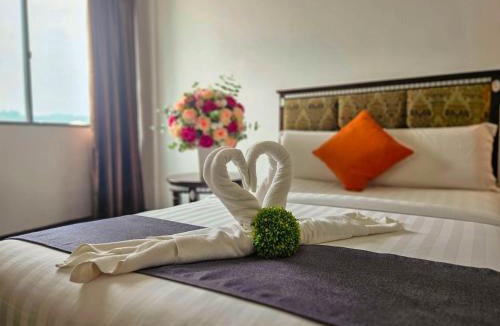 Pekan Melayu Hotel | Swing & Pillows - Bandar Kuantan