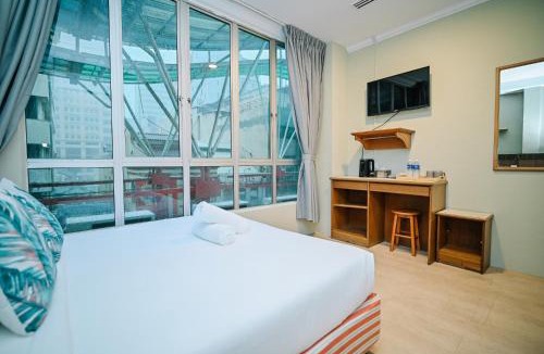 Chinatown Hotel | Swing & Pillows - Petaling Street Kuala Lumpur