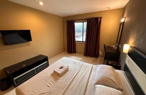 Sekudai Hotel | Swing & Pillows - Skudai Johor
