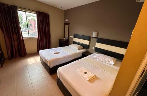 Sekudai Hotel | Swing & Pillows - Skudai Johor